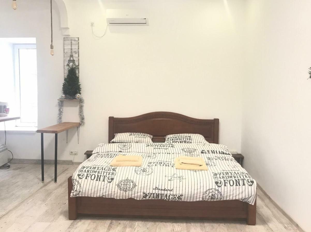 Uspenskaya 54/Ekaterinenskaya In The City Center Apartment Odessa Exterior photo
